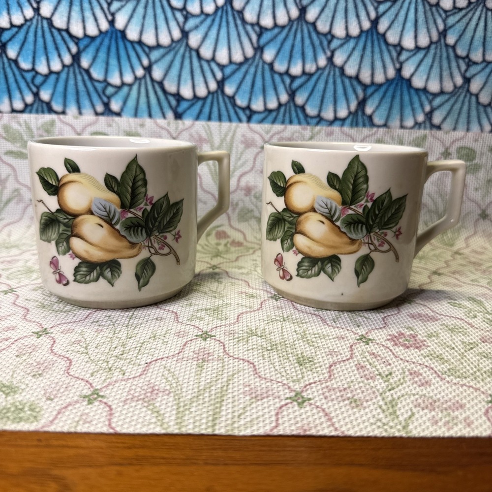 Vintage Lot of 2 Pear‎ in Leaves Coffee Tea Mugs White fruit design 3"